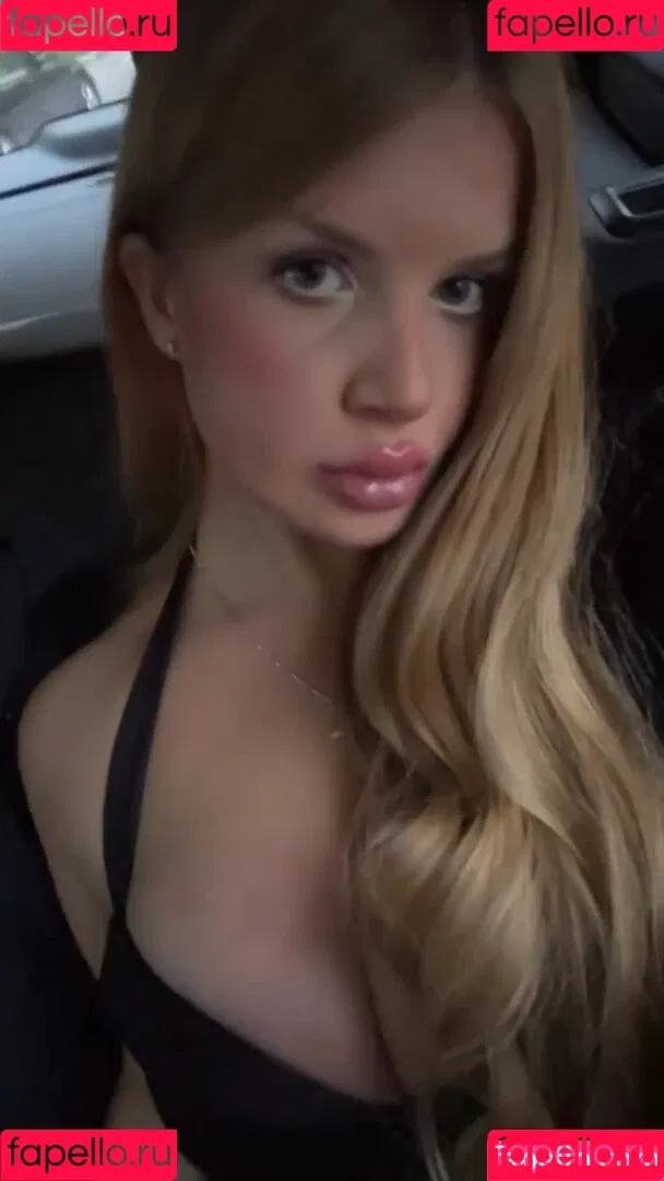 Elizabeth M Onlyfans Photo Gallery 