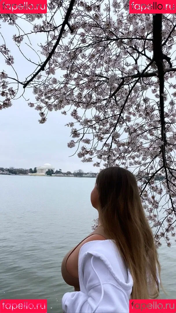 Elizabeth M Onlyfans Photo Gallery 