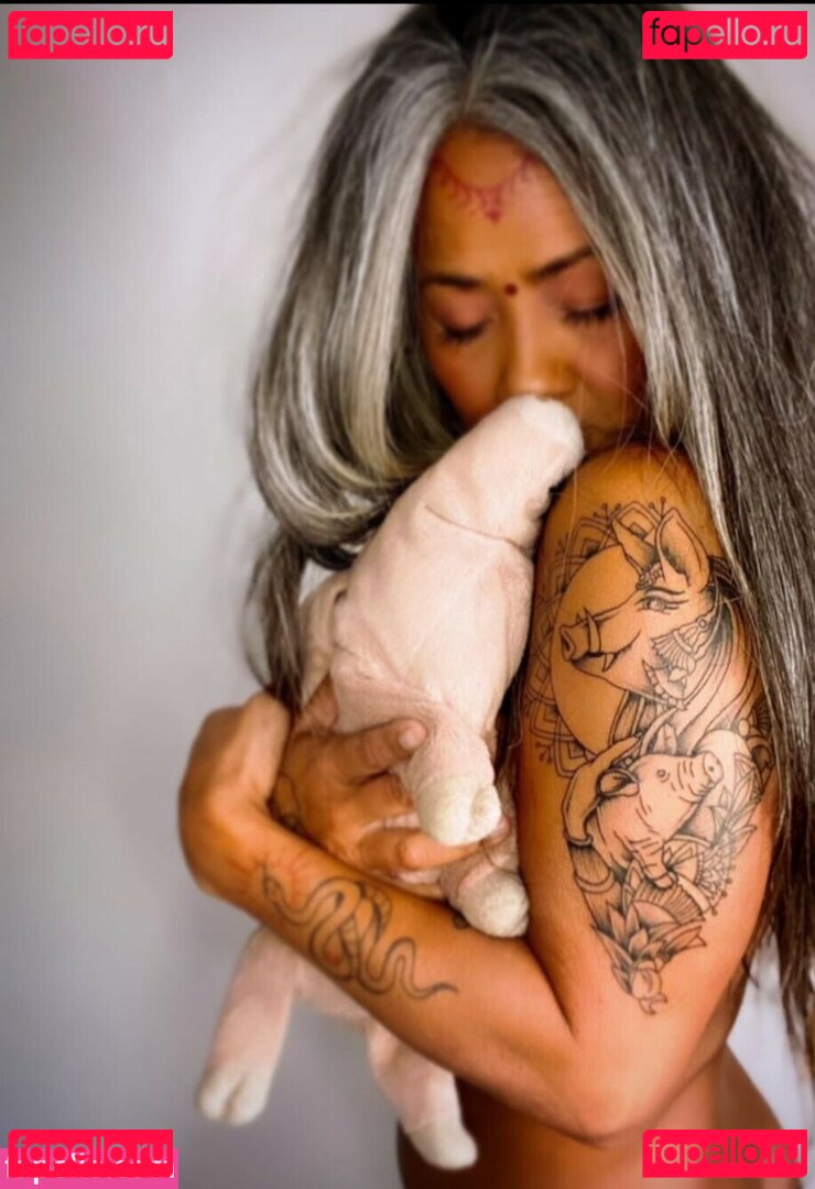 Polly Behringer / thegreybadass / thegreysvip Onlyfans Photo Gallery 