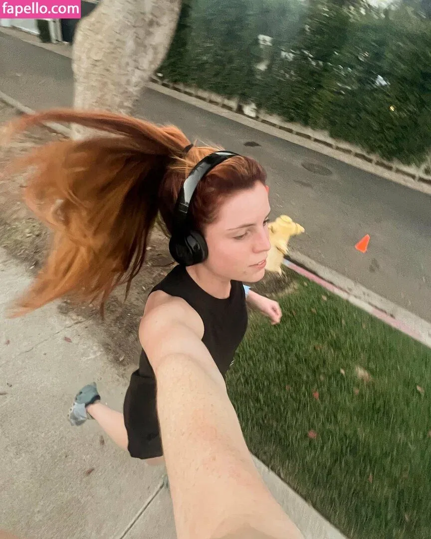 Sydney Sierota Onlyfans Photo Gallery 