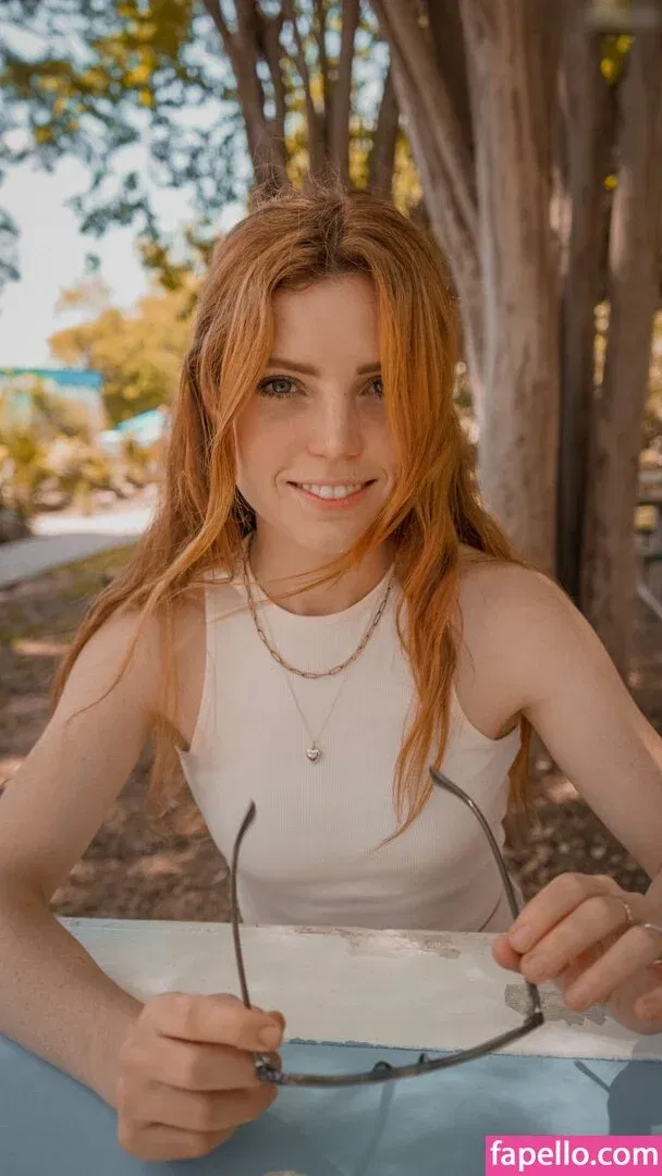 Sydney Sierota Onlyfans Photo Gallery 