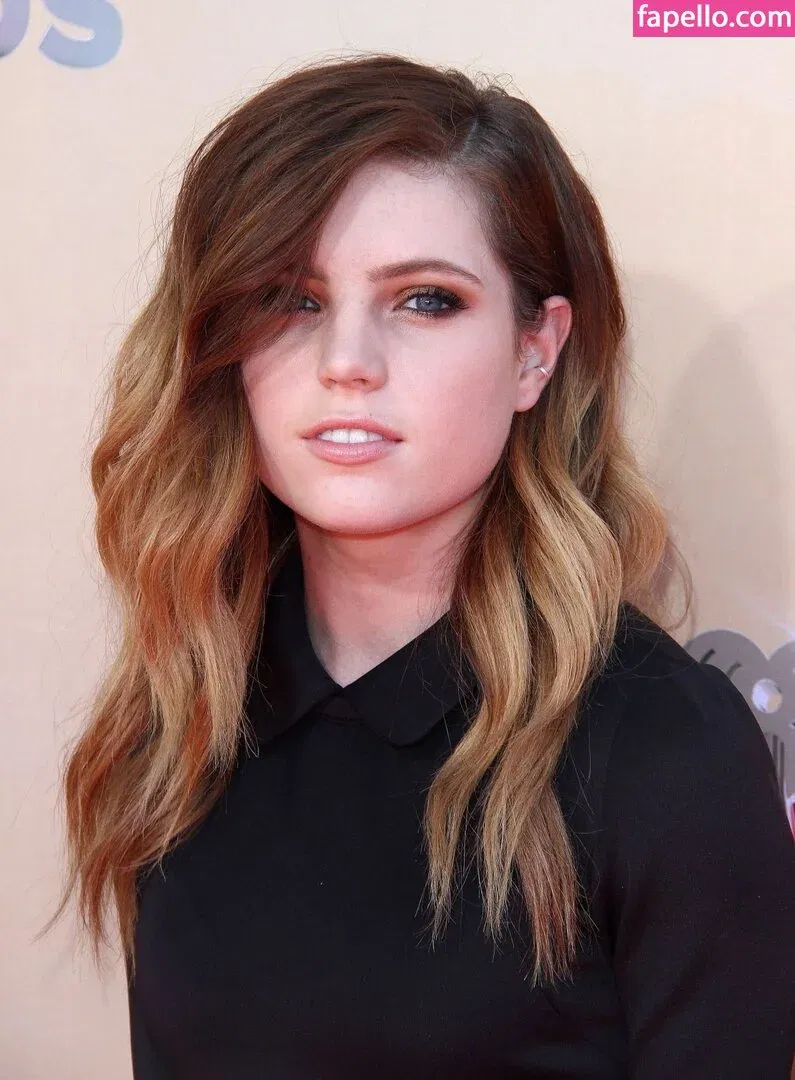 Sydney Sierota Onlyfans Photo Gallery 
