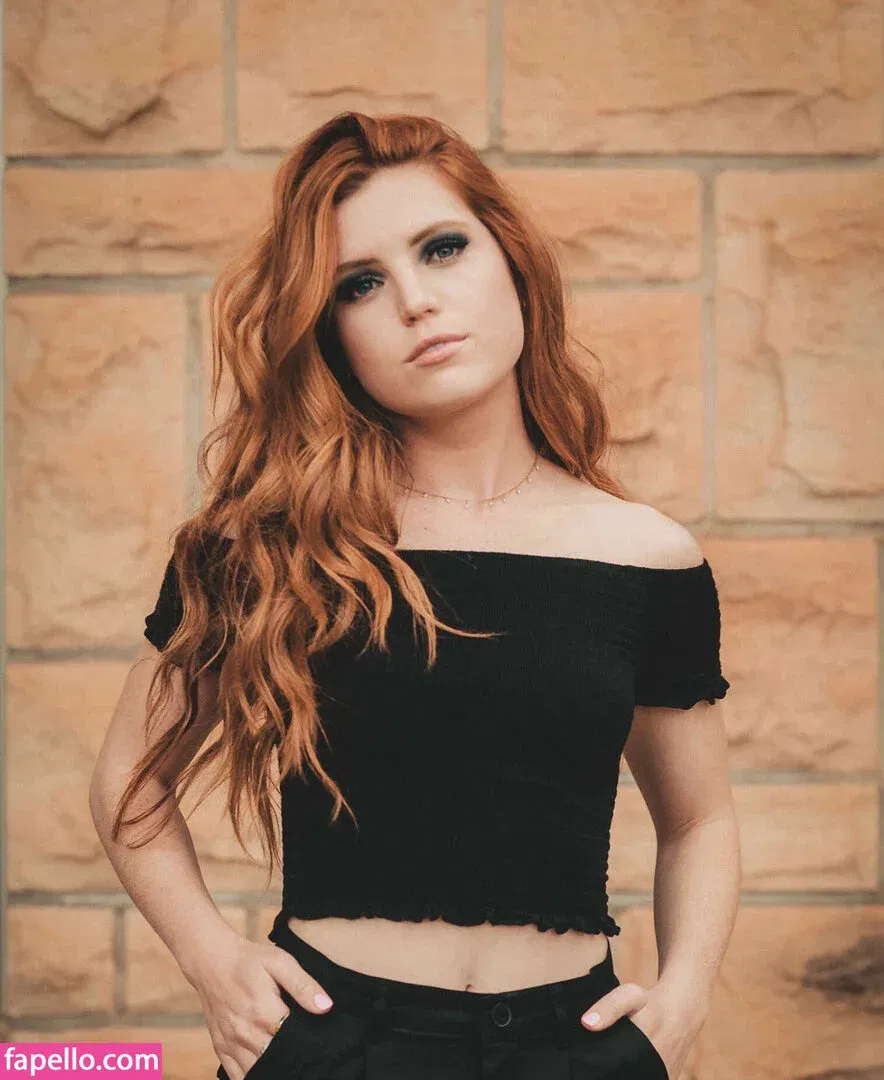Sydney Sierota Onlyfans Photo Gallery 