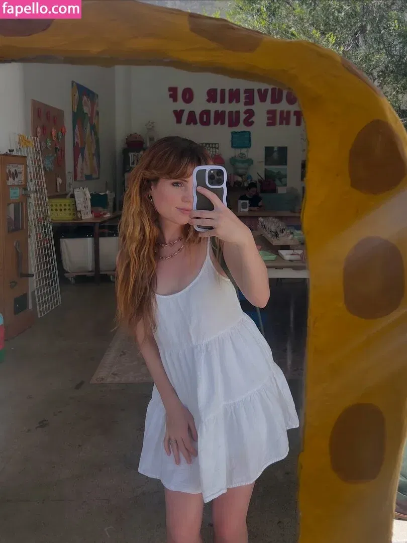 Sydney Sierota Onlyfans Photo Gallery 