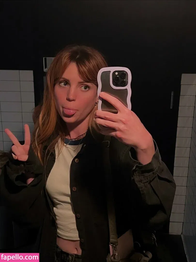 Sydney Sierota Onlyfans Photo Gallery 