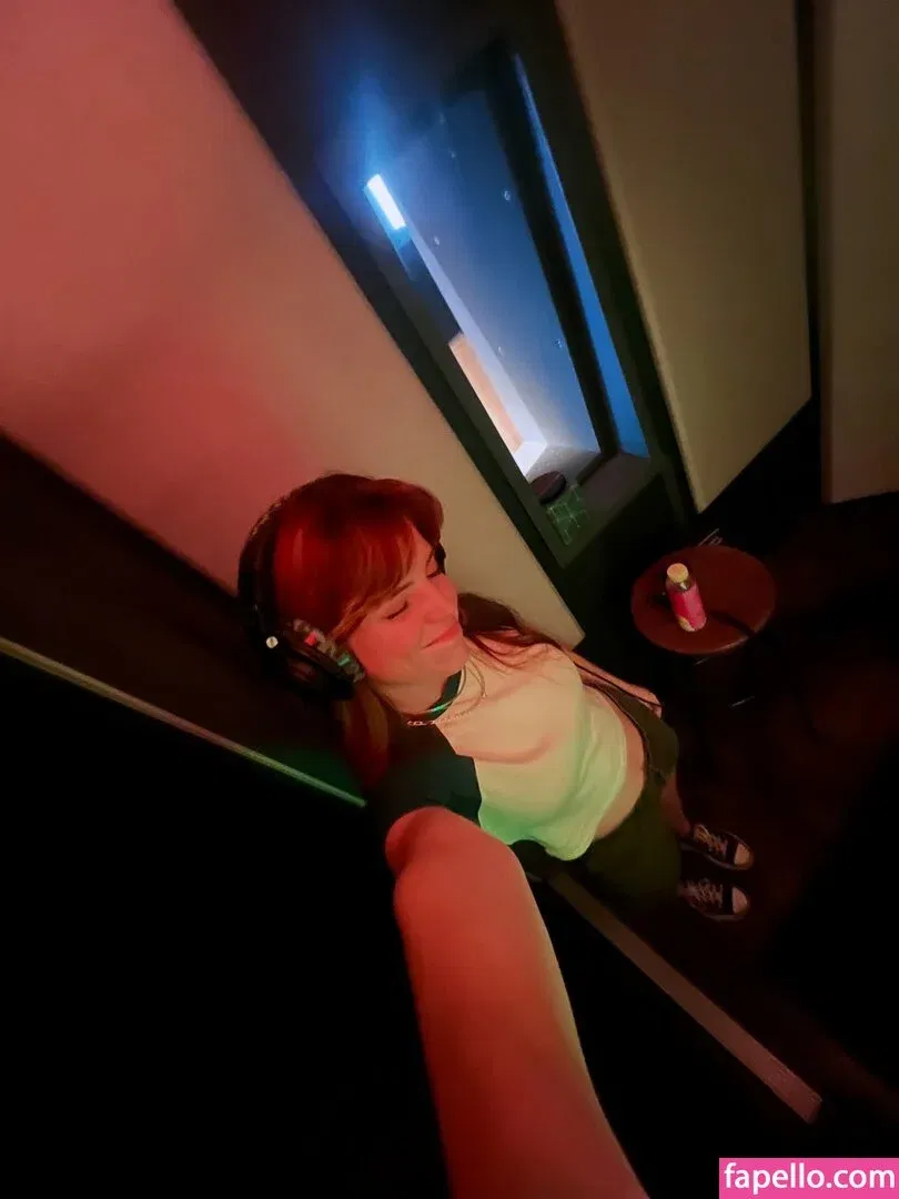 Sydney Sierota Onlyfans Photo Gallery 