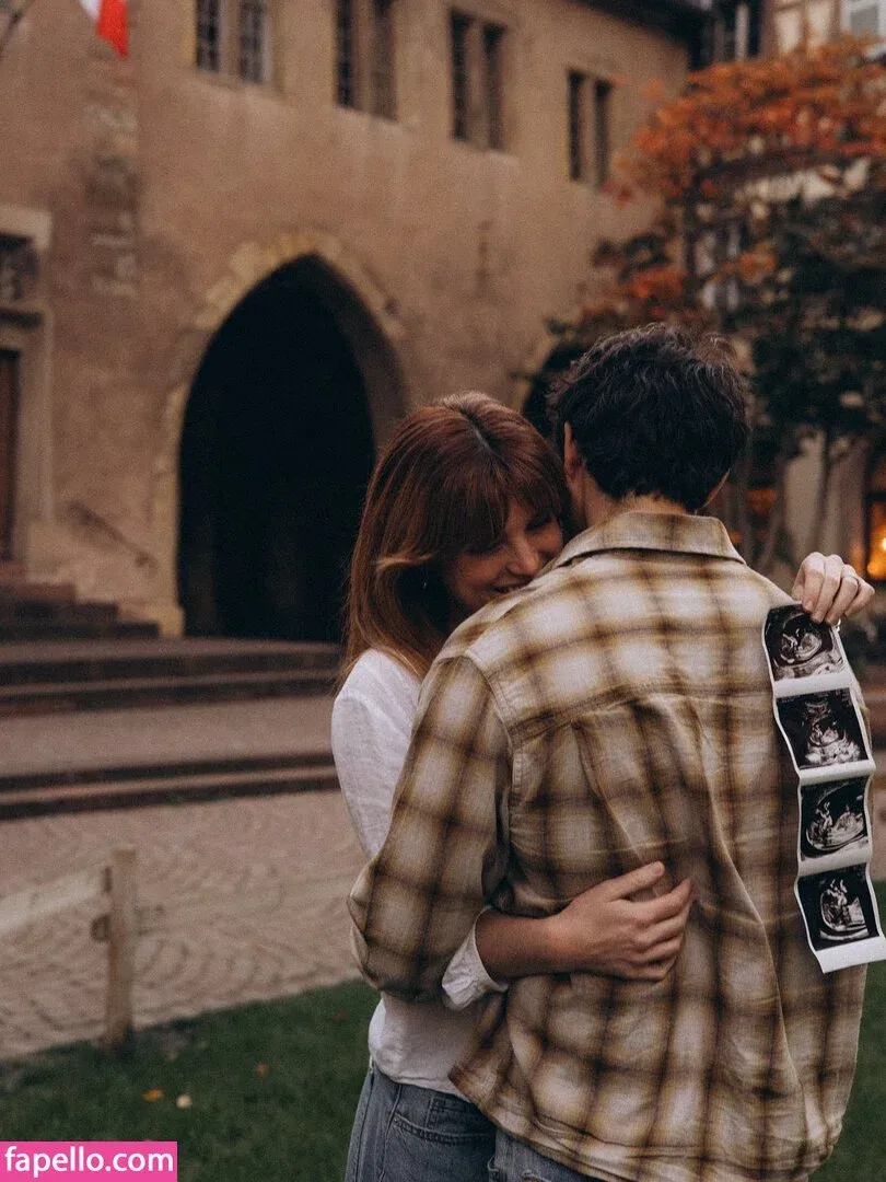 Sydney Sierota Onlyfans Photo Gallery 