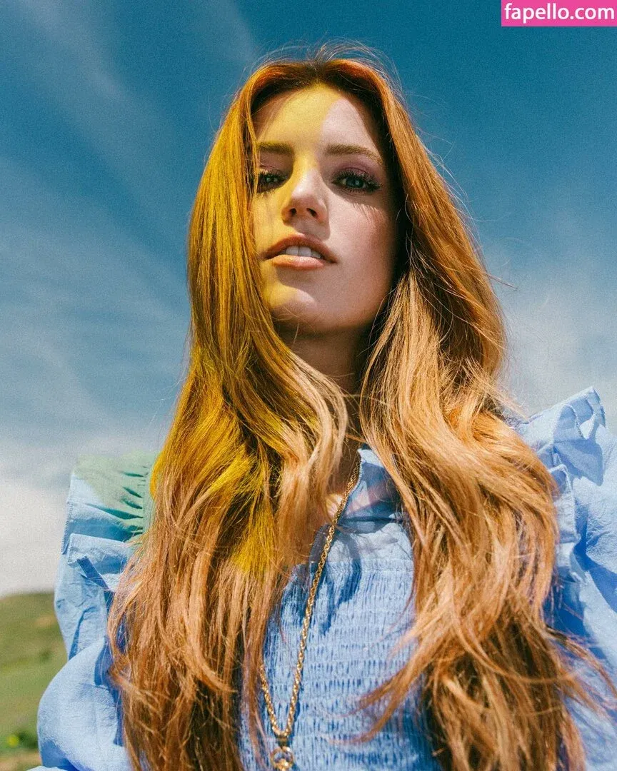 Sydney Sierota Onlyfans Photo Gallery 