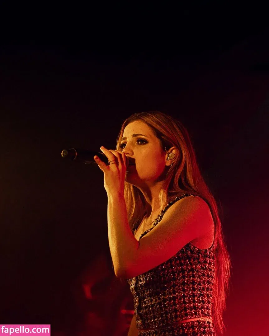 Sydney Sierota Onlyfans Photo Gallery 