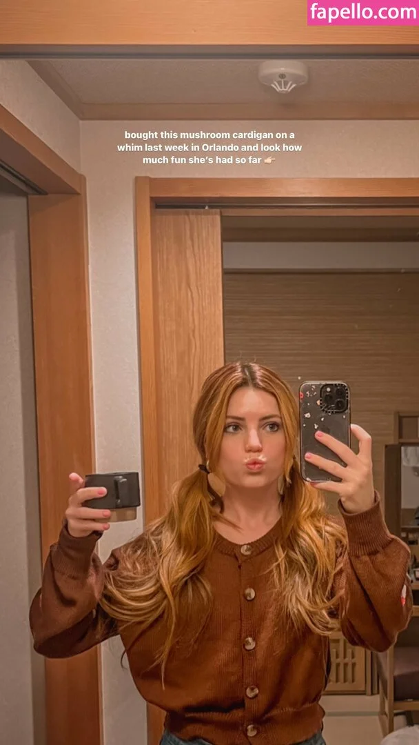 Sydney Sierota Onlyfans Photo Gallery 