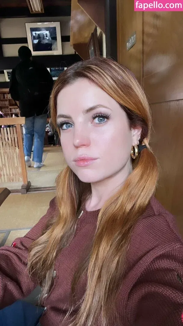 Sydney Sierota Onlyfans Photo Gallery 