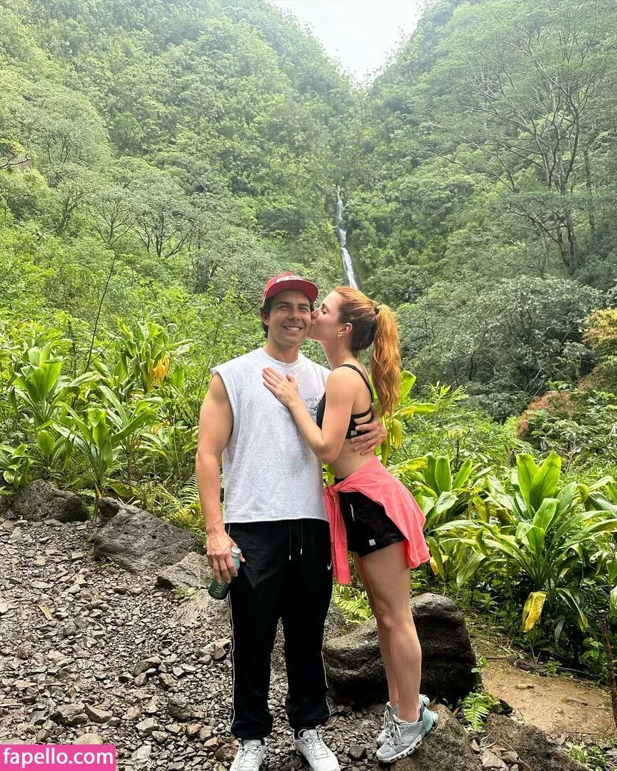 Sydney Sierota Onlyfans Photo Gallery 