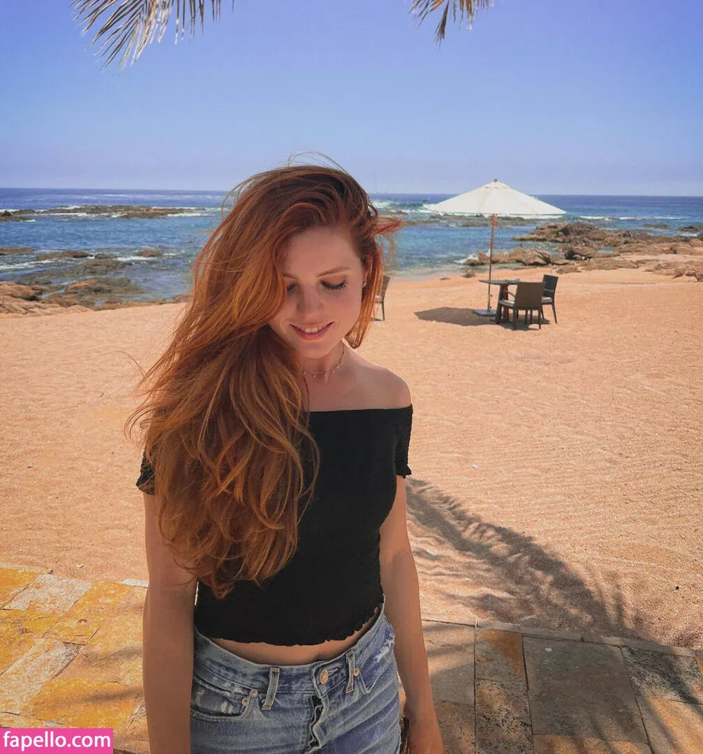 Sydney Sierota Onlyfans Photo Gallery 