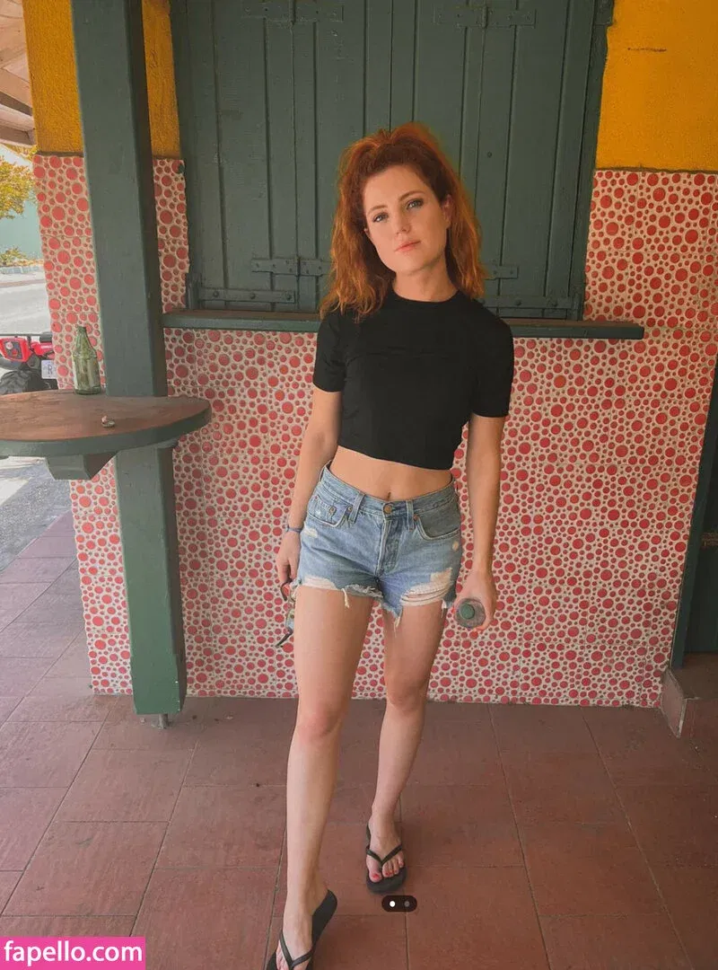 Sydney Sierota Onlyfans Photo Gallery 