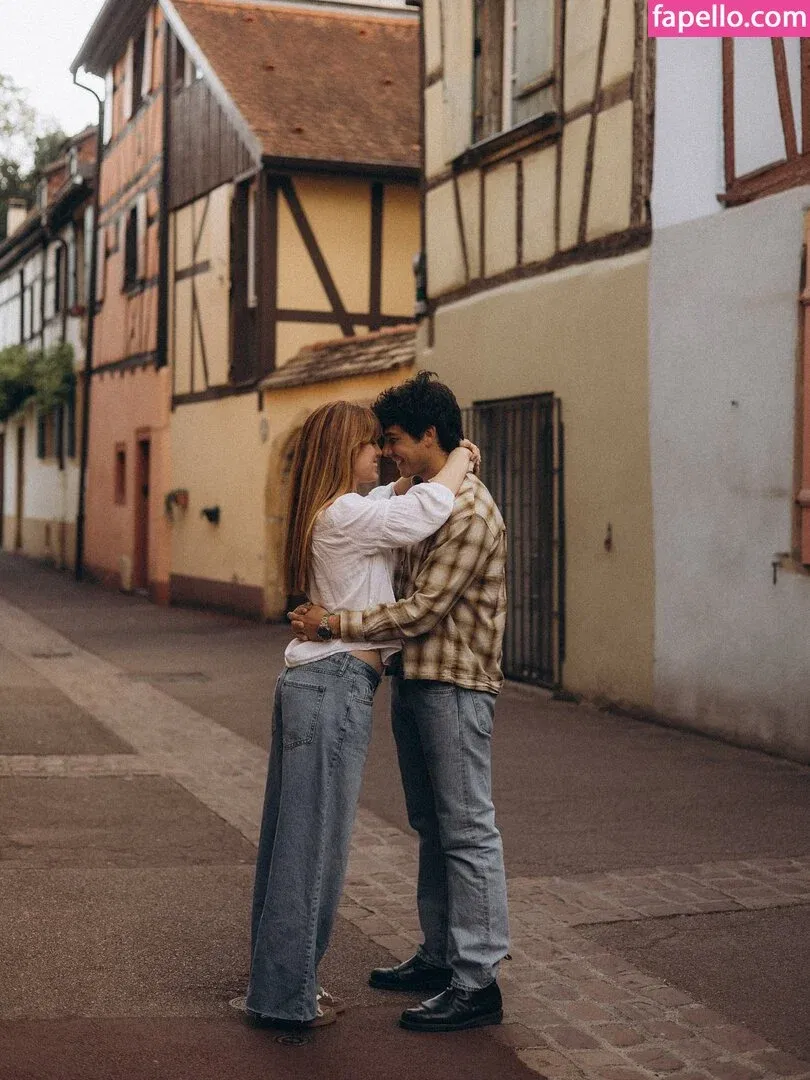 Sydney Sierota Onlyfans Photo Gallery 