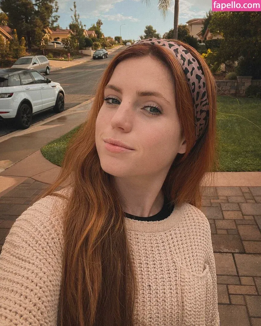 Sydney Sierota Onlyfans Photo Gallery 