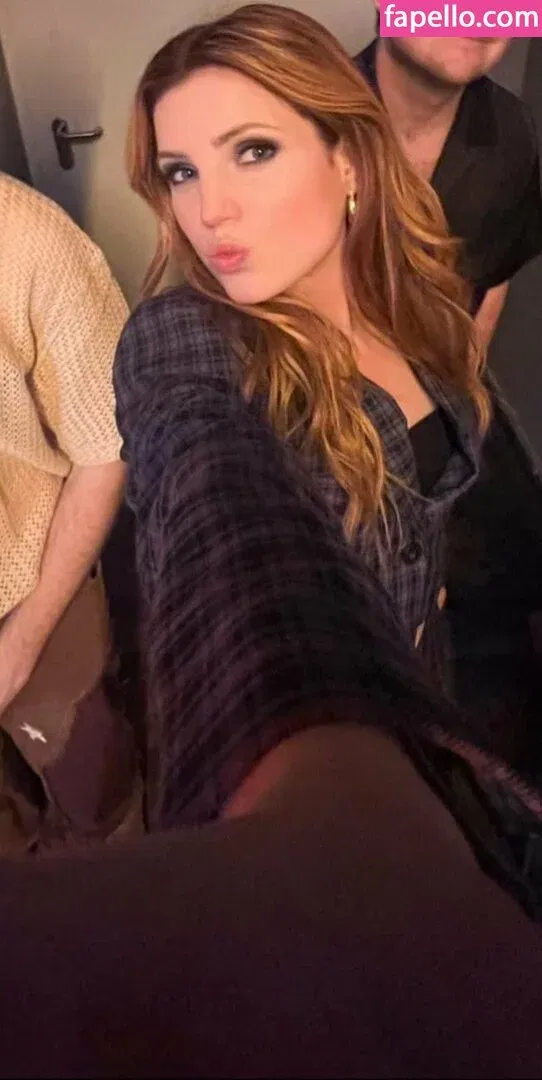 Sydney Sierota Onlyfans Photo Gallery 