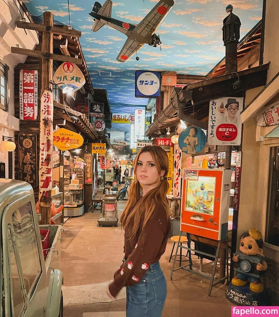 Sydney Sierota Onlyfans Photo Gallery 