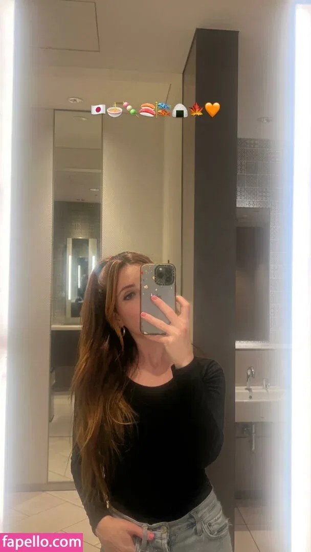 Sydney Sierota Onlyfans Photo Gallery 