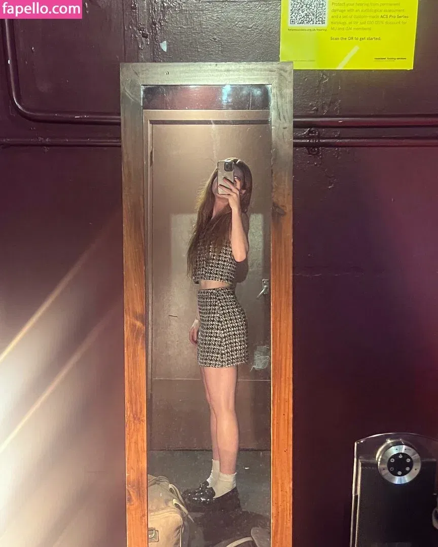 Sydney Sierota Onlyfans Photo Gallery 