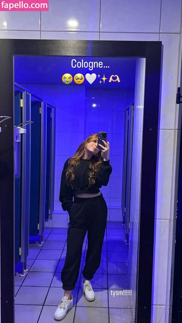 Sydney Sierota Onlyfans Photo Gallery 