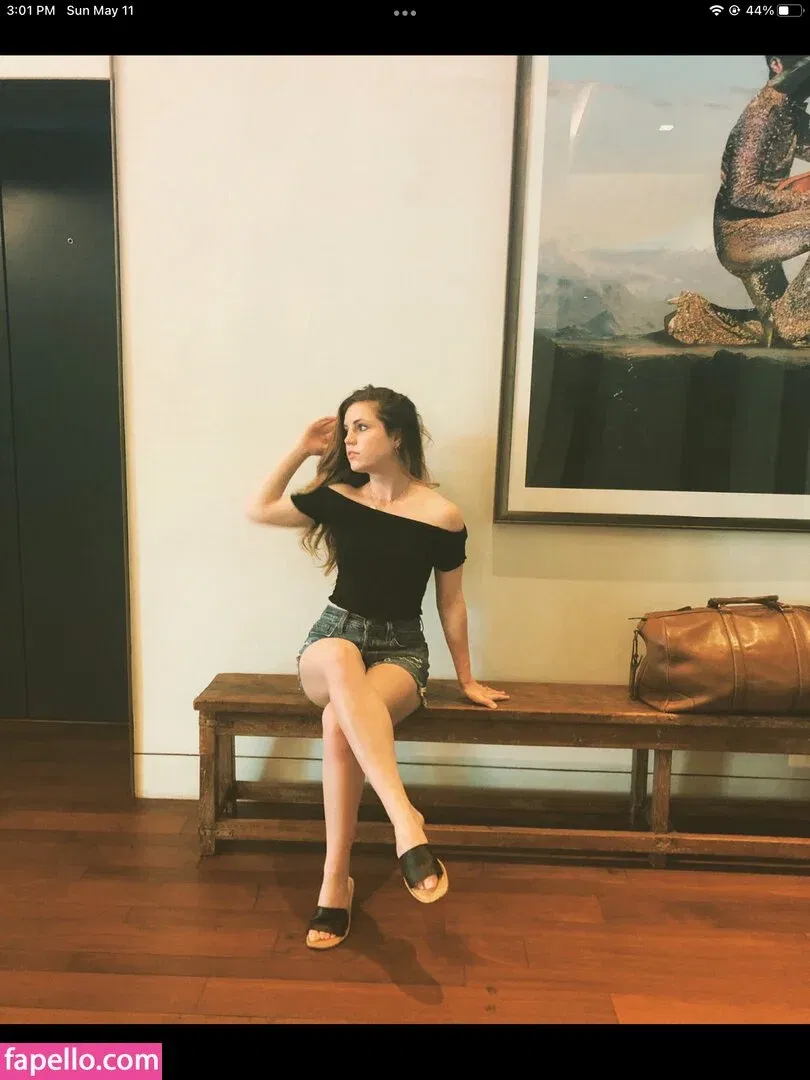 Sydney Sierota Onlyfans Photo Gallery 