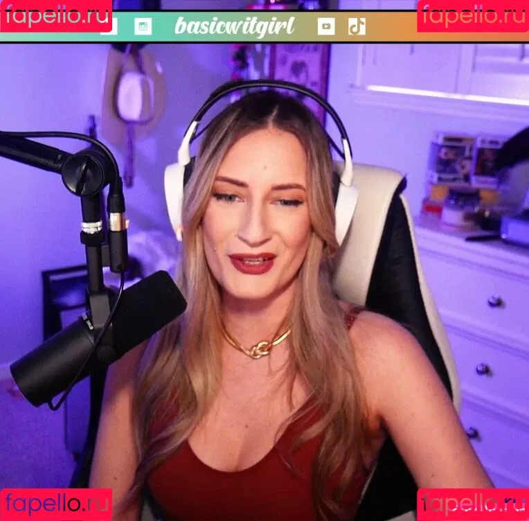 BasicWitGirl Onlyfans Photo Gallery 