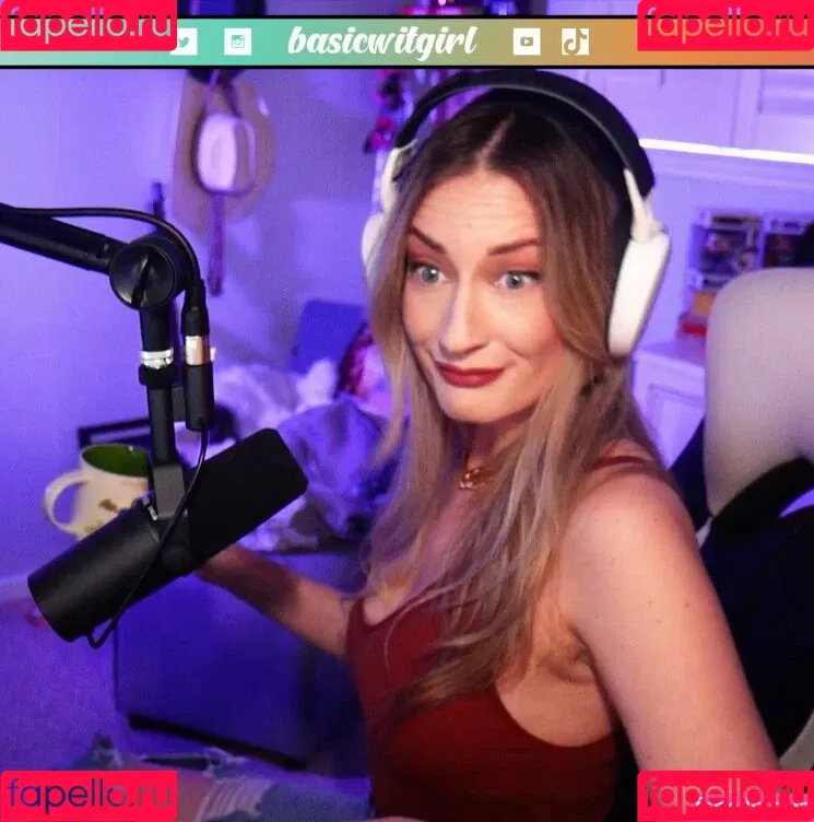 BasicWitGirl Onlyfans Photo Gallery 