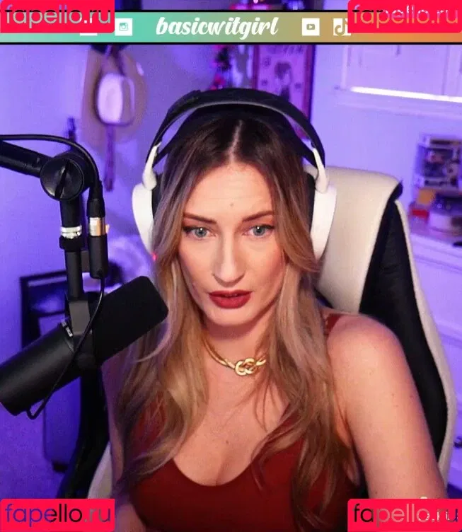 BasicWitGirl Onlyfans Photo Gallery 