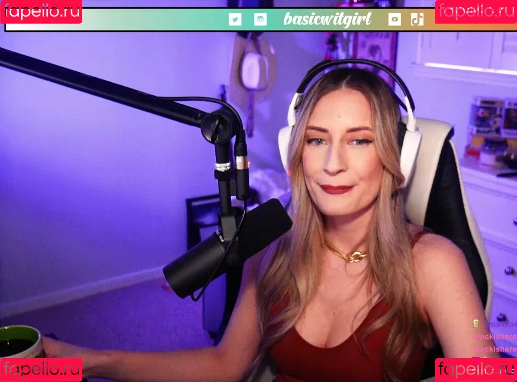 BasicWitGirl Onlyfans Photo Gallery 