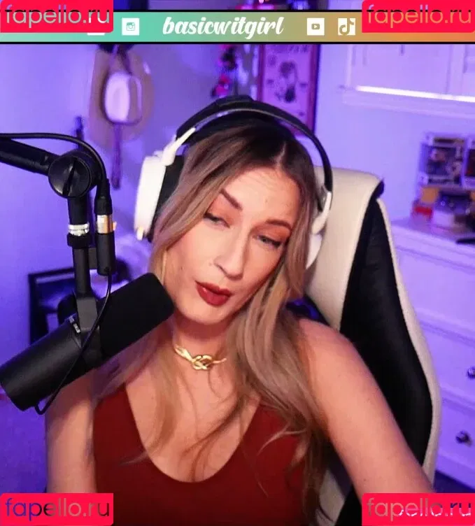BasicWitGirl Onlyfans Photo Gallery 