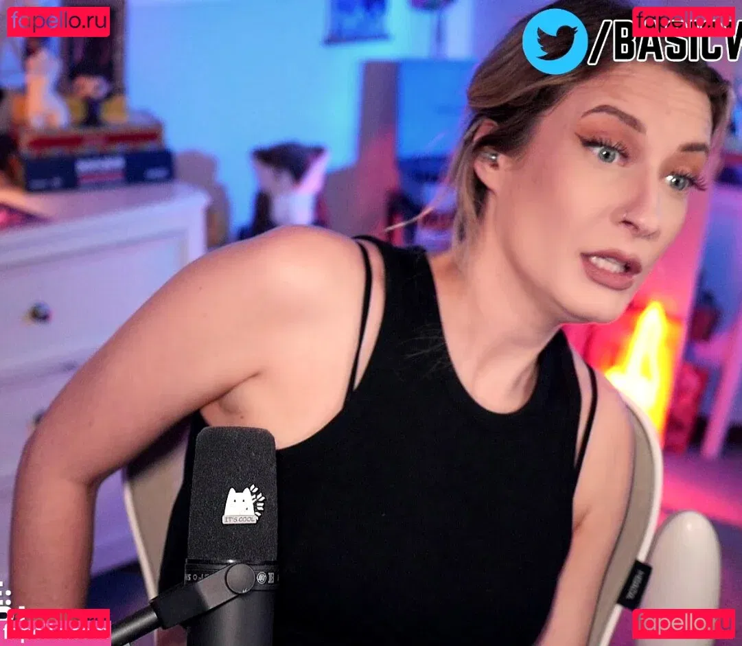 BasicWitGirl Onlyfans Photo Gallery 