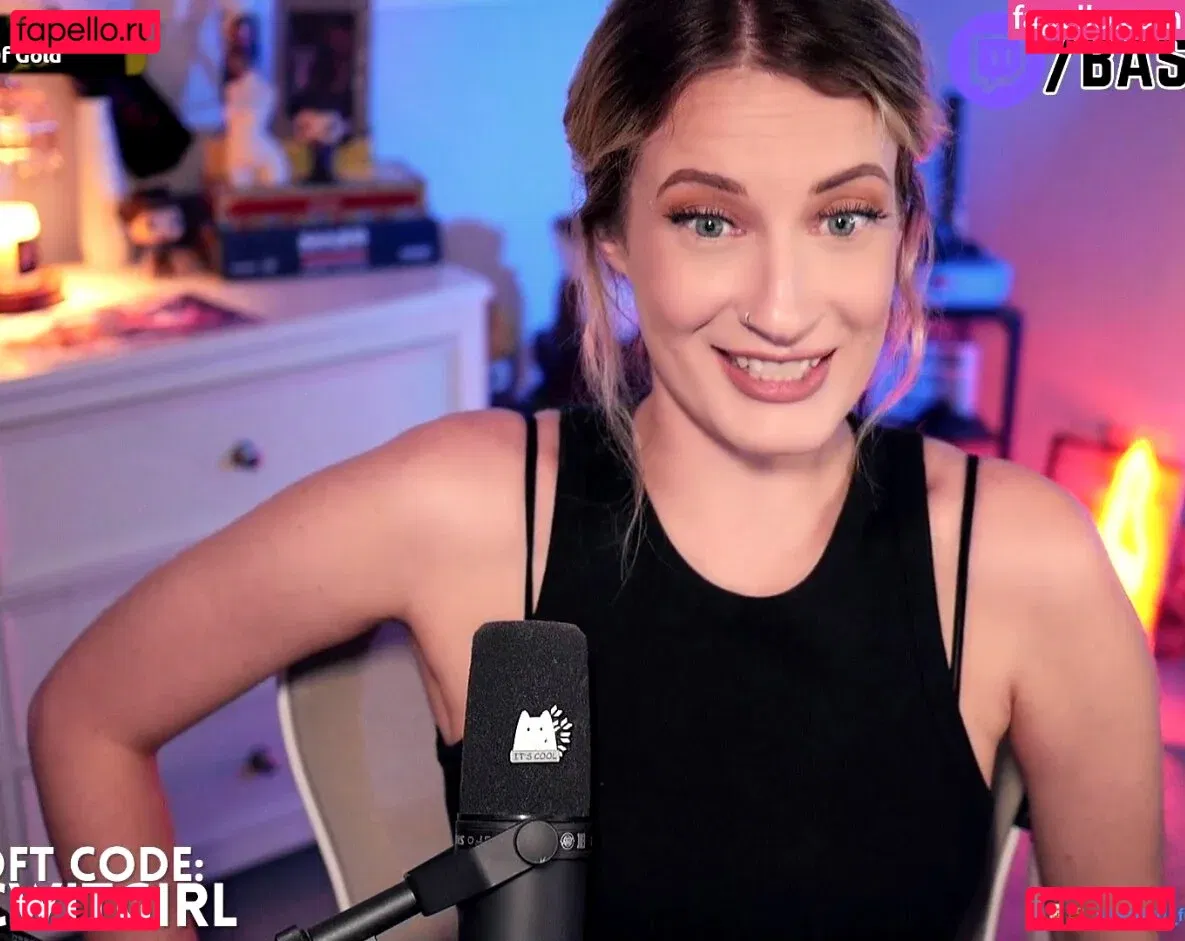 BasicWitGirl Onlyfans Photo Gallery 