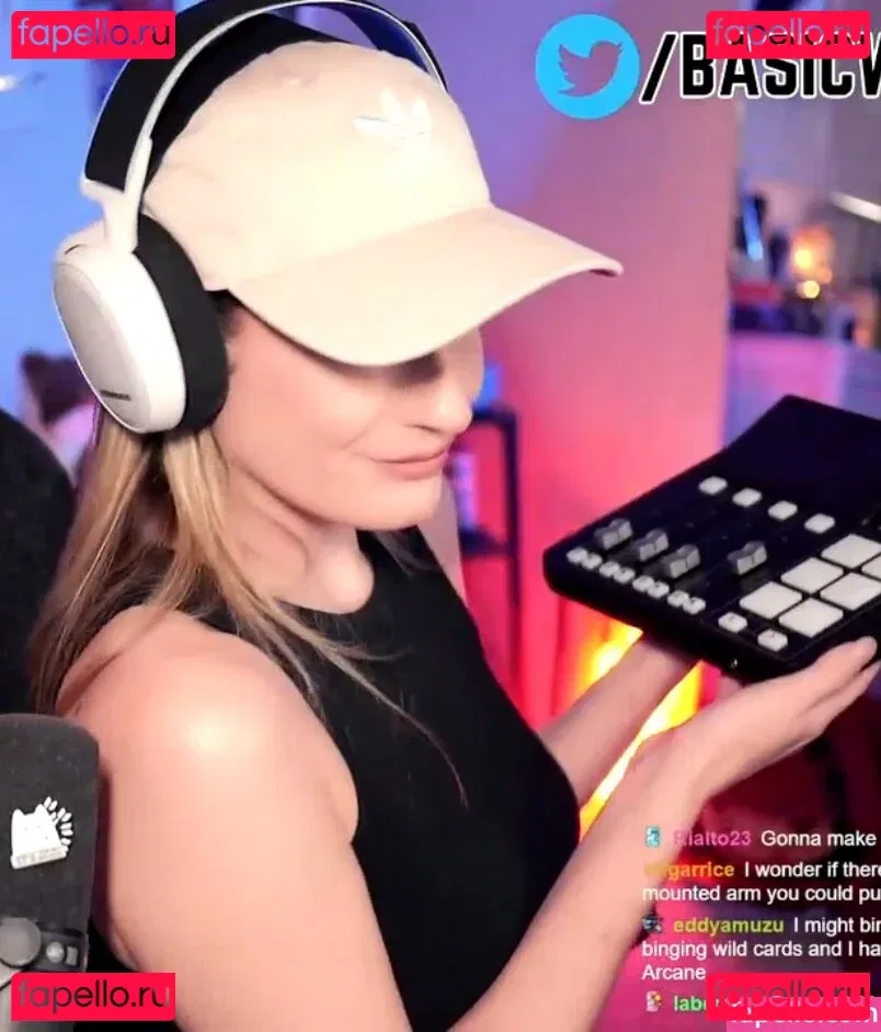 BasicWitGirl Onlyfans Photo Gallery 