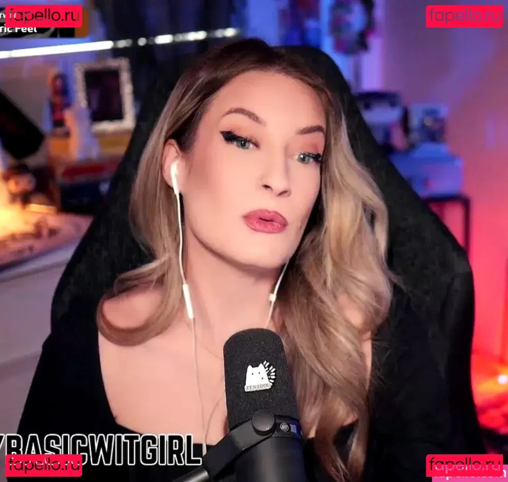 BasicWitGirl Onlyfans Photo Gallery 