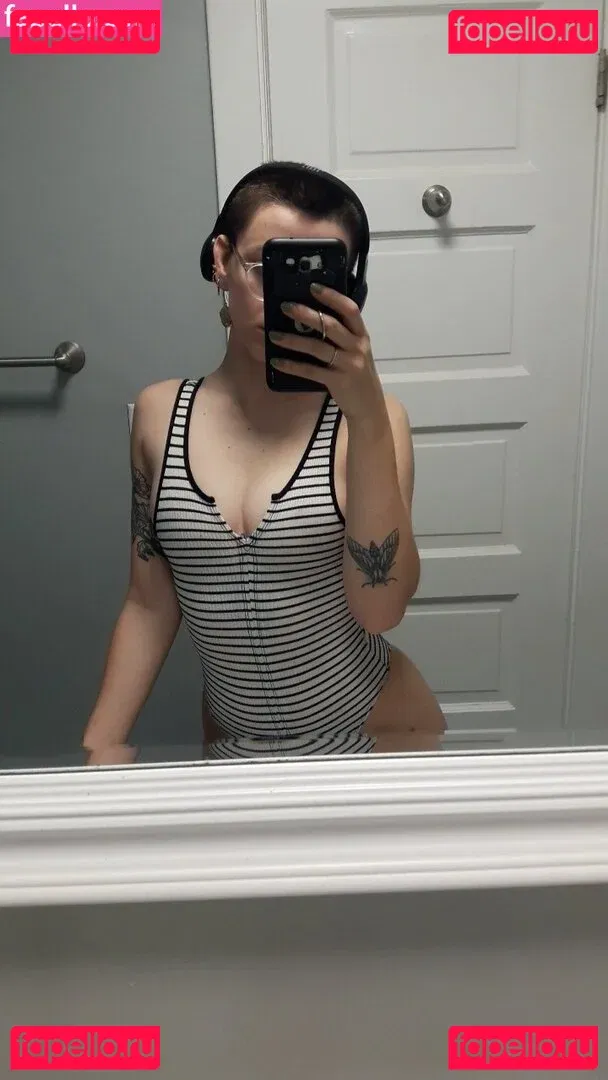 Pleasequietdown Onlyfans Photo Gallery 