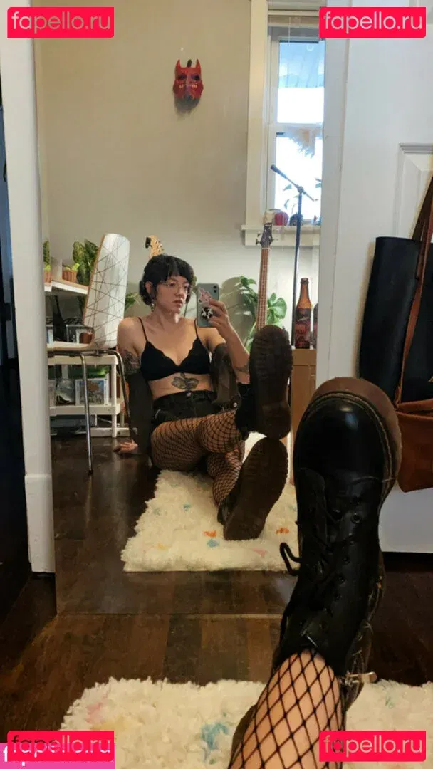 Pleasequietdown Onlyfans Photo Gallery 