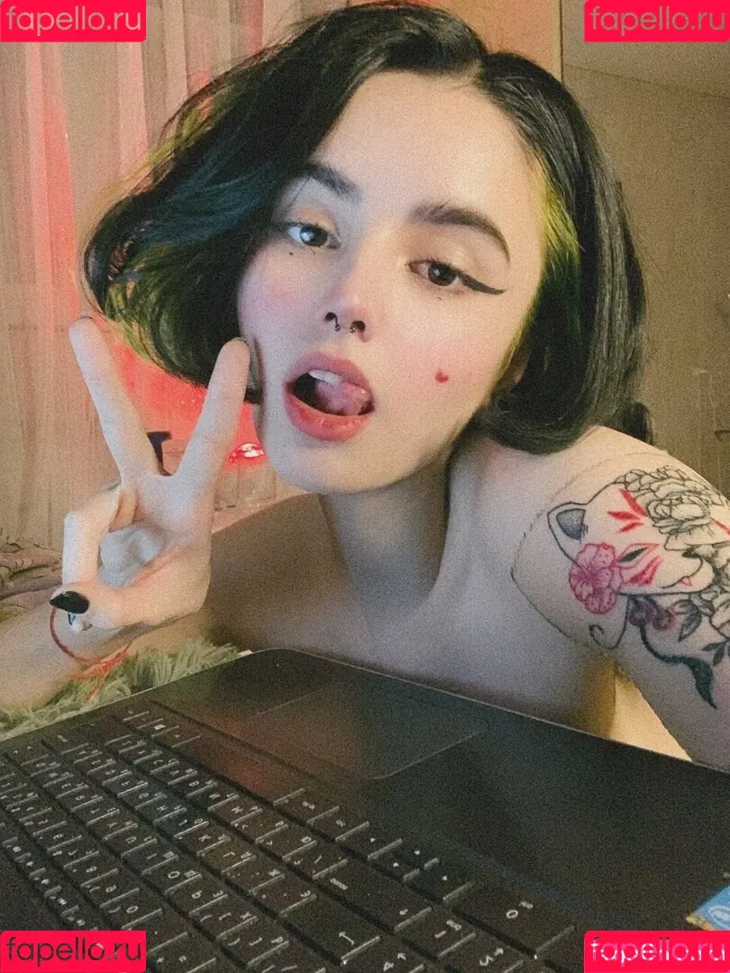 loonassoftfeet Onlyfans Photo Gallery 