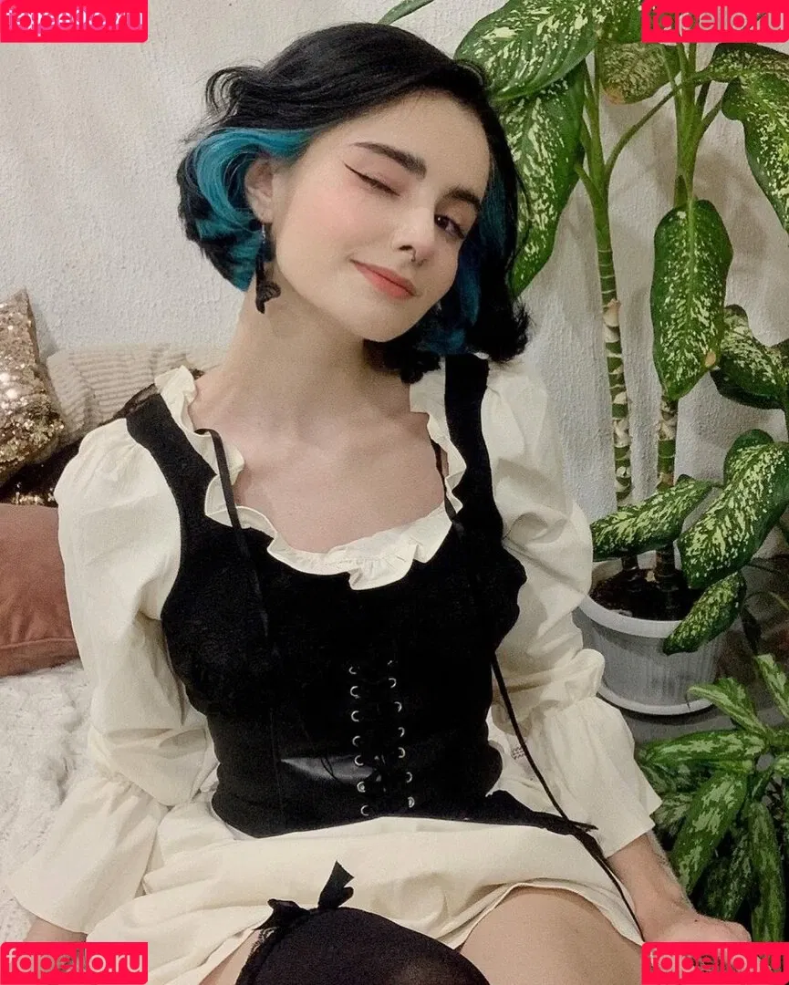 loonassoftfeet Onlyfans Photo Gallery 