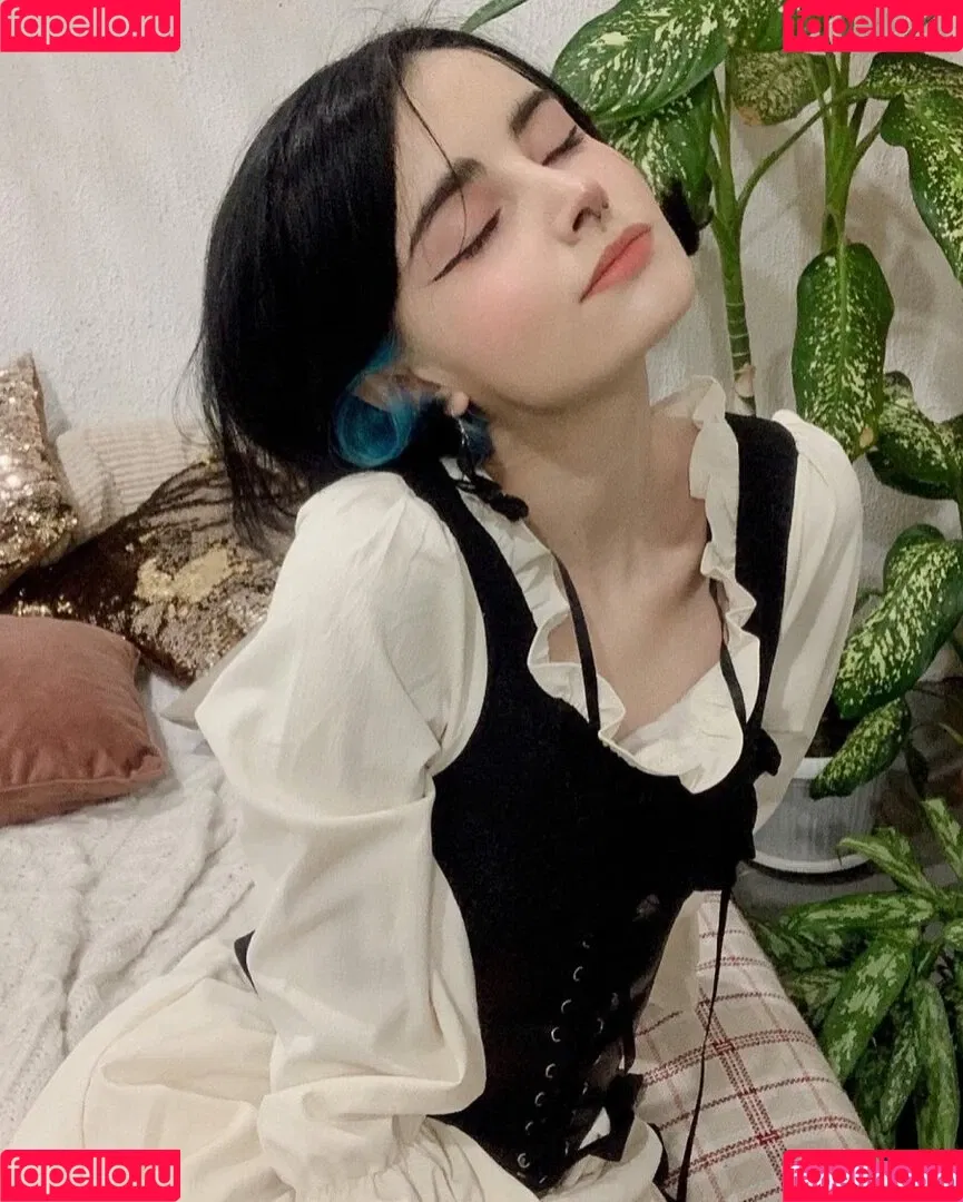 loonassoftfeet Onlyfans Photo Gallery 