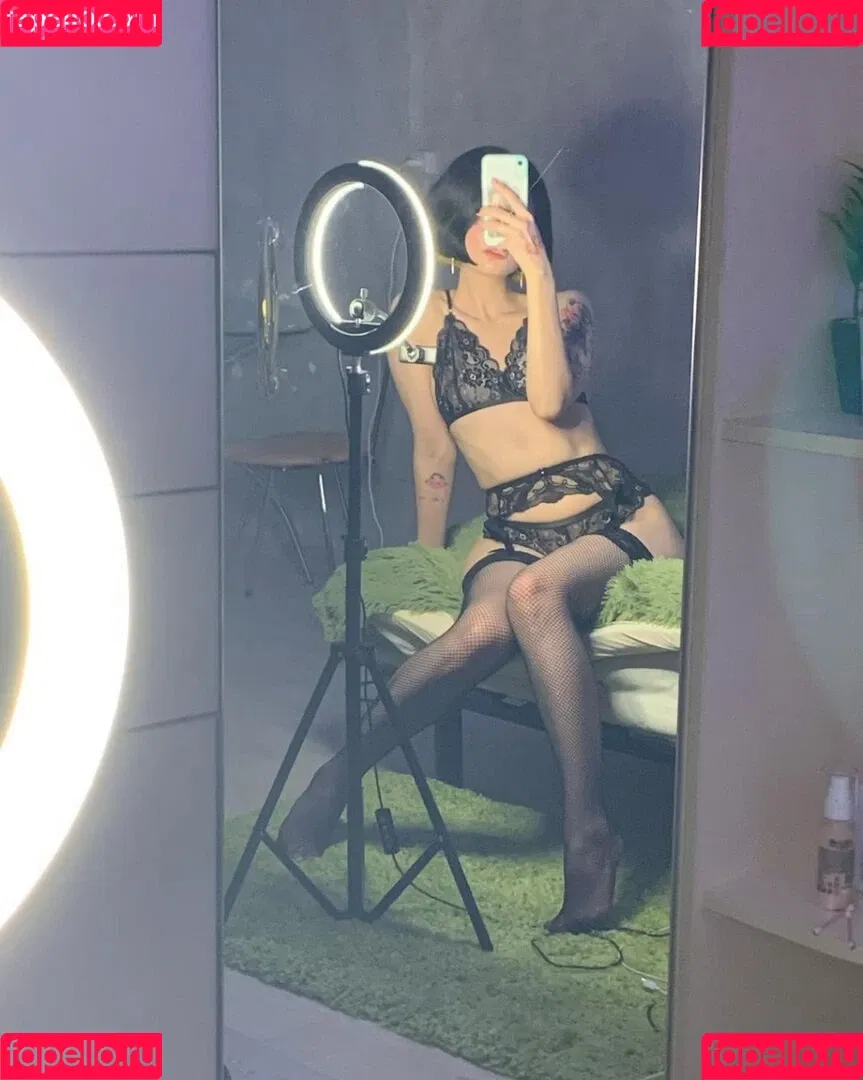 loonassoftfeet Onlyfans Photo Gallery 