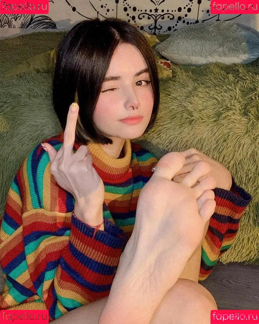 loonassoftfeet Onlyfans Photo Gallery 