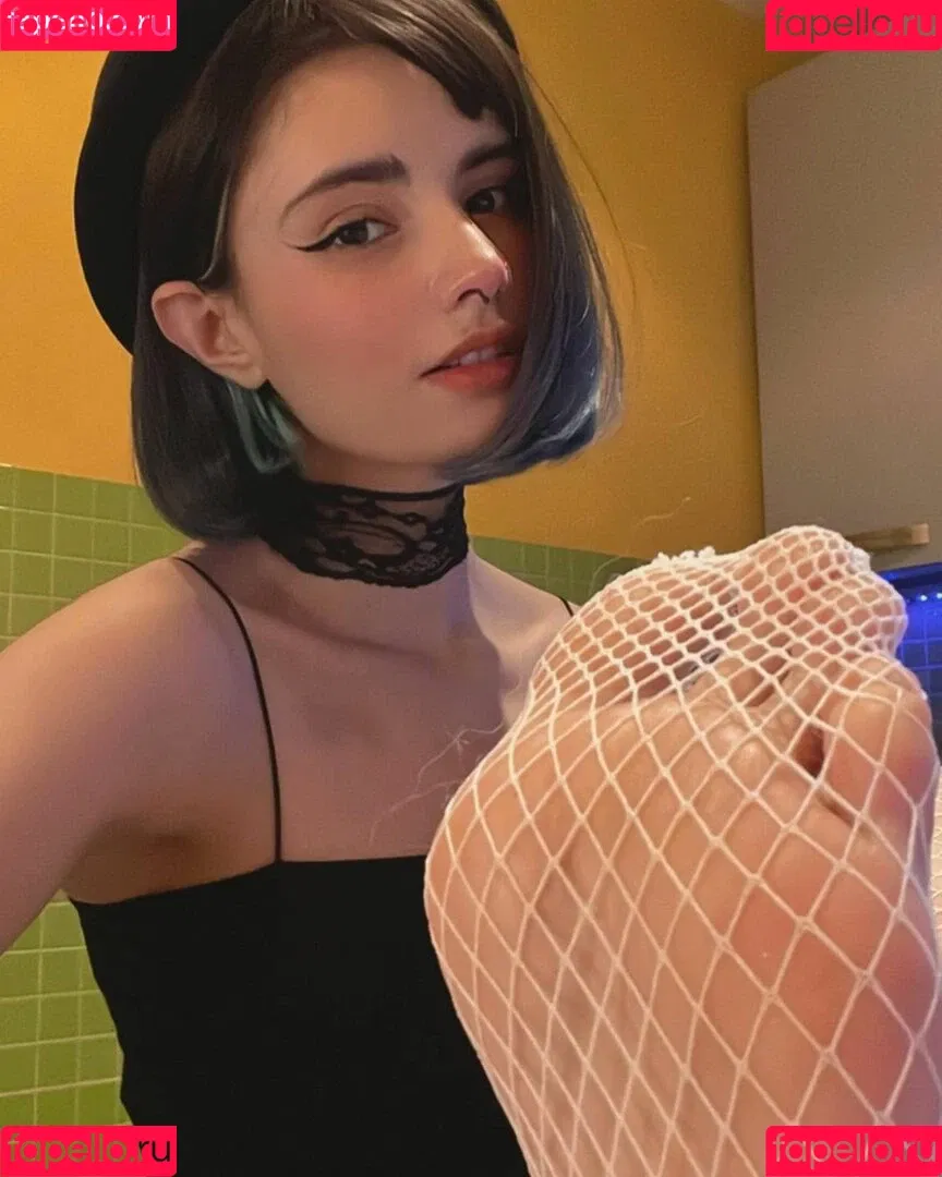 loonassoftfeet Onlyfans Photo Gallery 