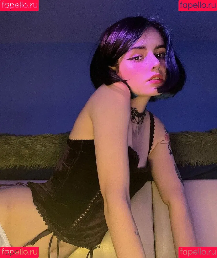 loonassoftfeet Onlyfans Photo Gallery 