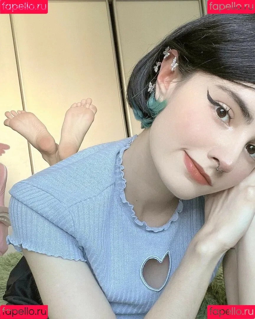 loonassoftfeet Onlyfans Photo Gallery 