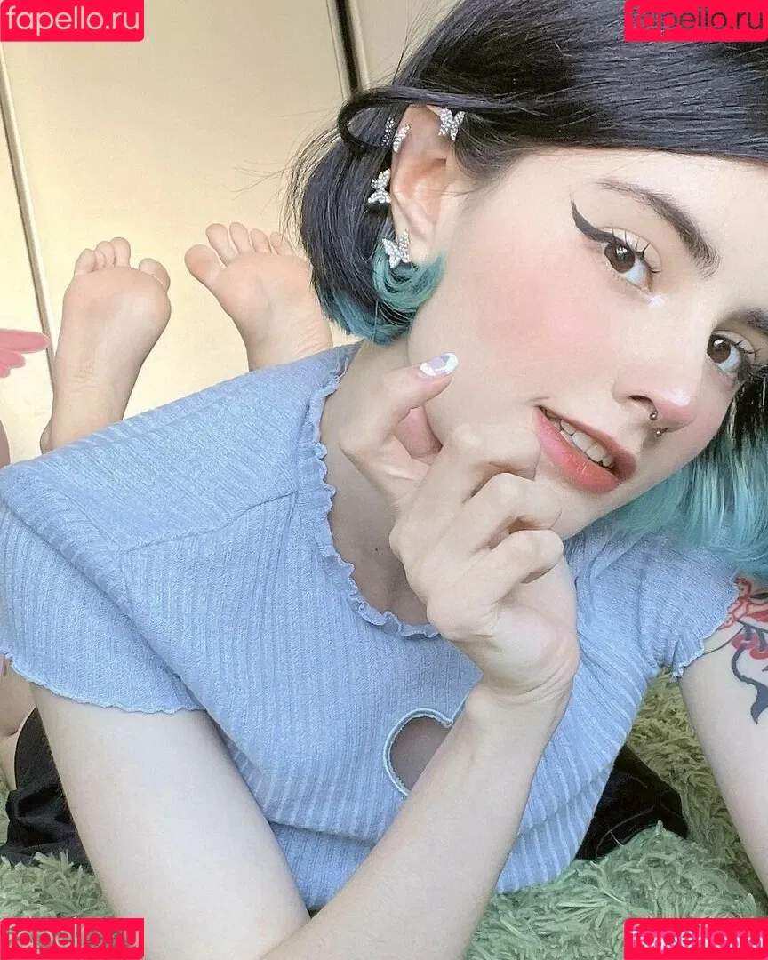 loonassoftfeet Onlyfans Photo Gallery 