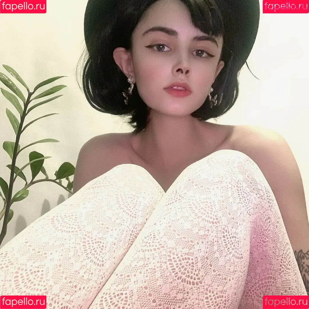 loonassoftfeet Onlyfans Photo Gallery 