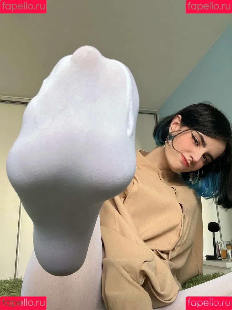 loonassoftfeet Onlyfans Photo Gallery 