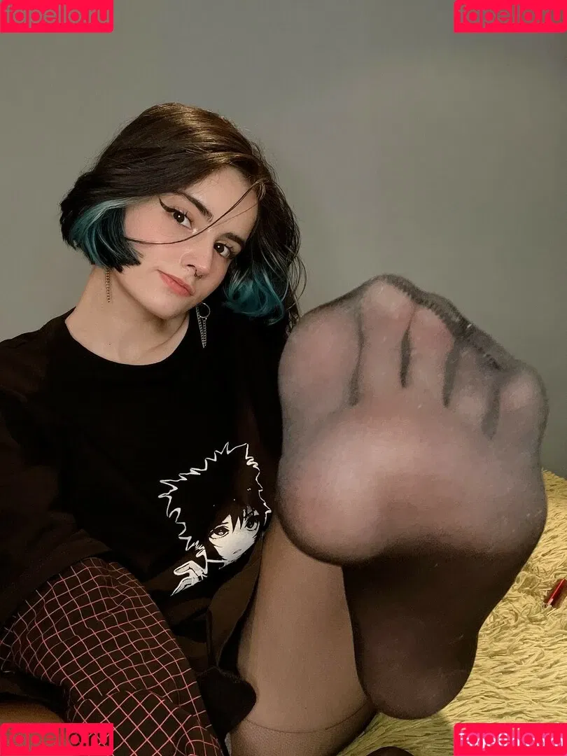 loonassoftfeet Onlyfans Photo Gallery 