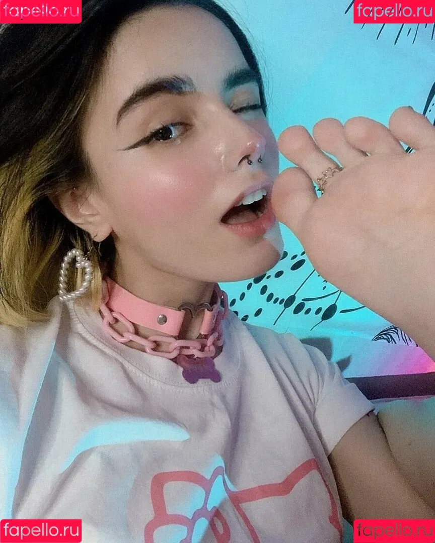 loonassoftfeet Onlyfans Photo Gallery 
